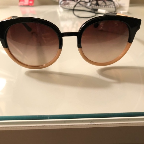 Tory Burch Two Toned Sunglasses - Picture 5 of 7